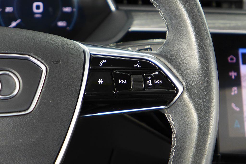 Thumbnail: 2022 Audi e-tron - 29
