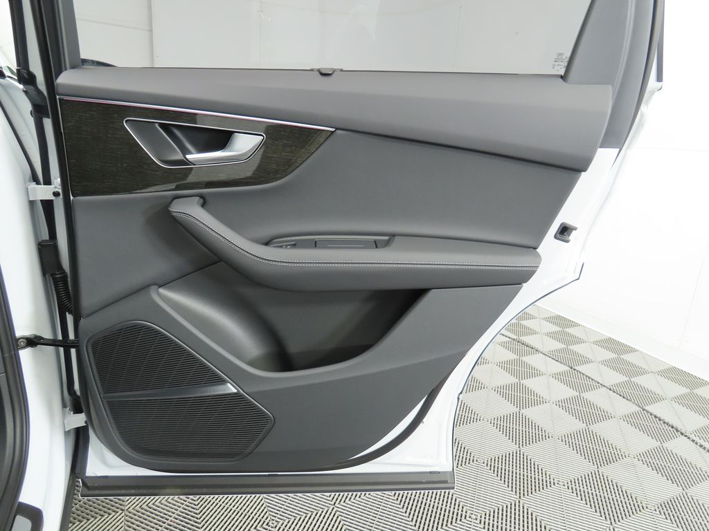 2025 Audi Q7  29