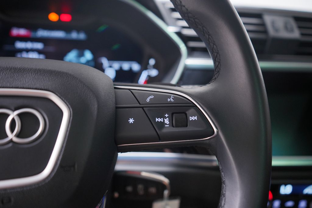Thumbnail: 2022 Audi Q3 - 21