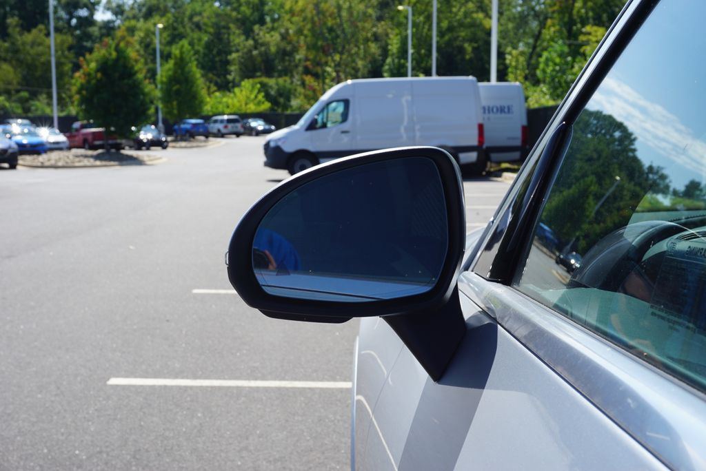 Thumbnail: 2025 Mercedes-Benz GLC - 13