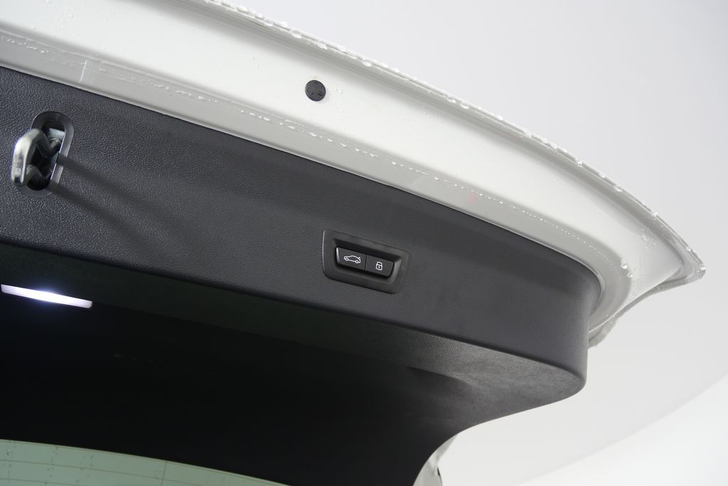 Thumbnail: 2025 BMW X4 - 18