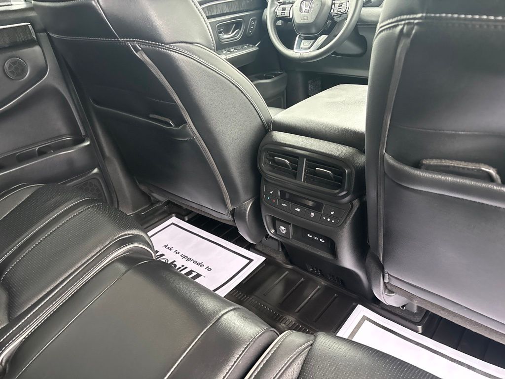 Used 2025 Honda Pilot SUV