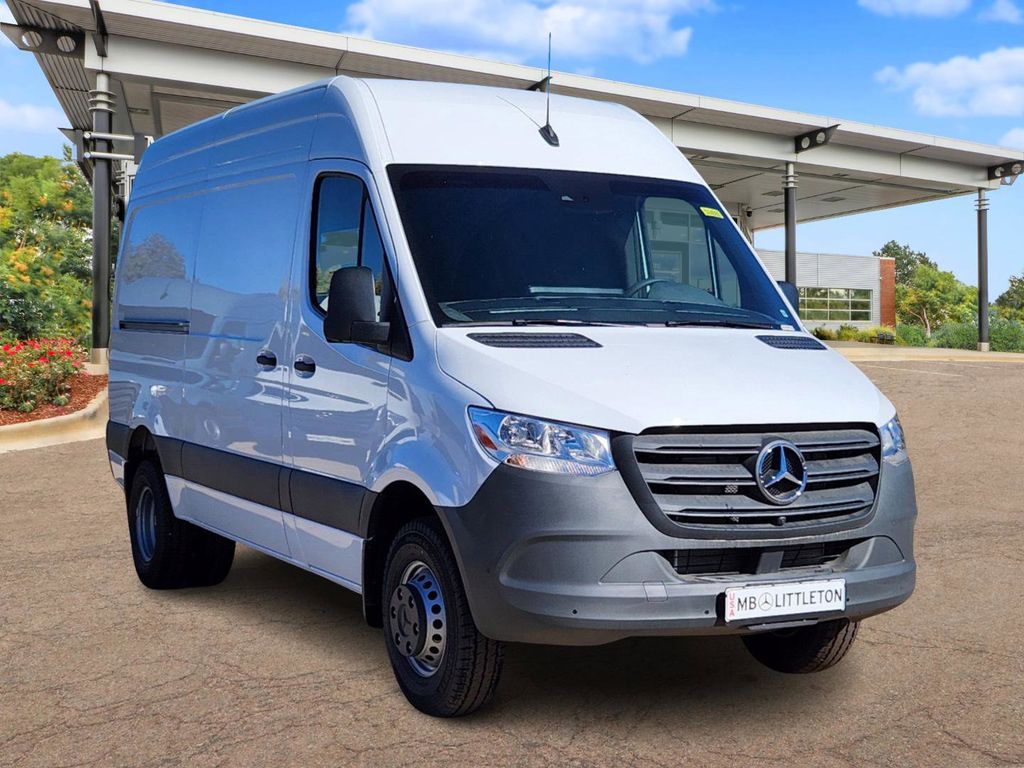 2024 Mercedes-Benz Sprinter 3500 Cargo 144 WB 2