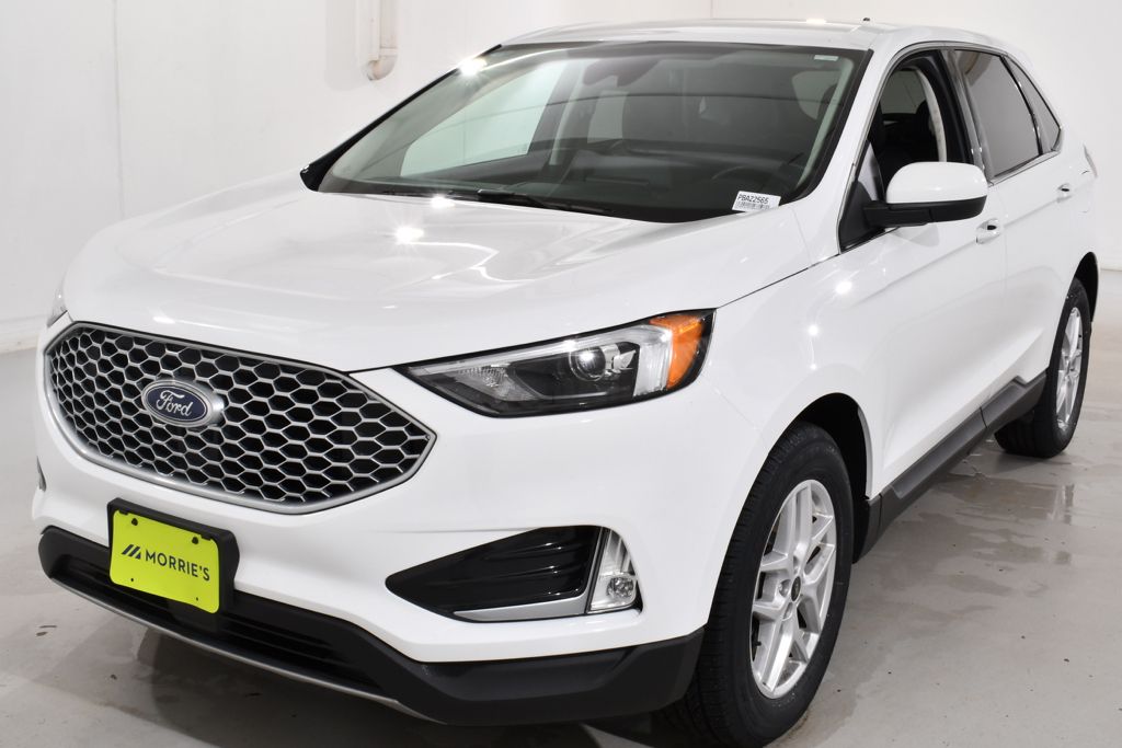 Used 2023 White Ford SEL image 2