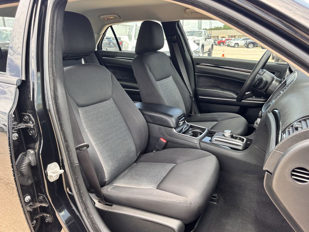 Used Car 2023 Chrysler 300  Touring For Sale Under $30,000 In Corsicana, Texas