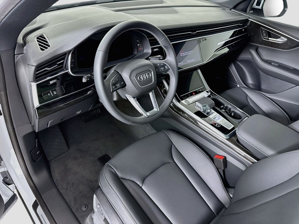 Thumbnail: 2026 Audi Q8 - 10