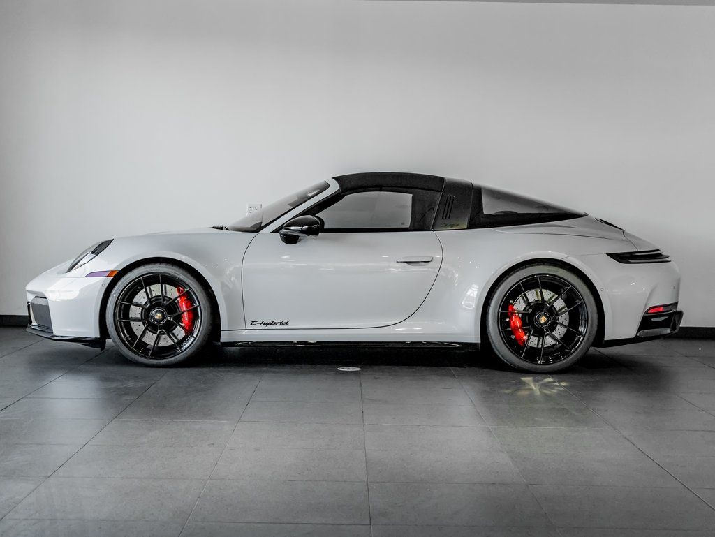 Certified Used 2025  Porsche Targa 4 GTS image 2