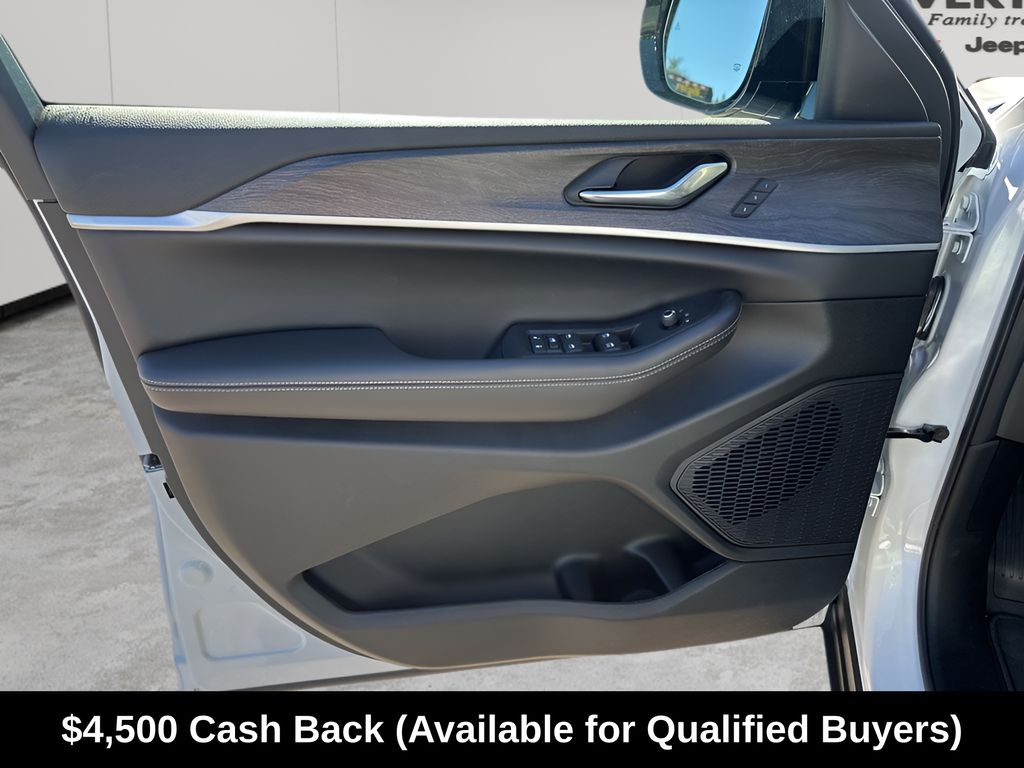 New Car 2025 Jeep Grand Cherokee L  Limited For Sale Under $40,000 In Austin, Texas