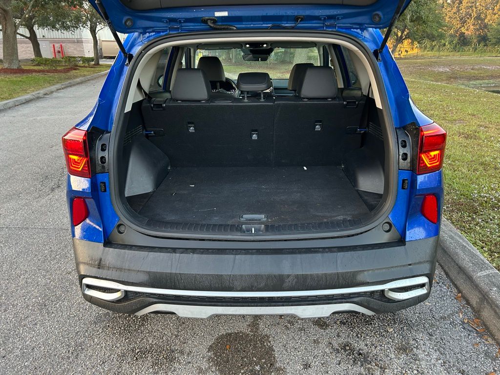 Thumbnail: 2021 Kia Seltos - 10