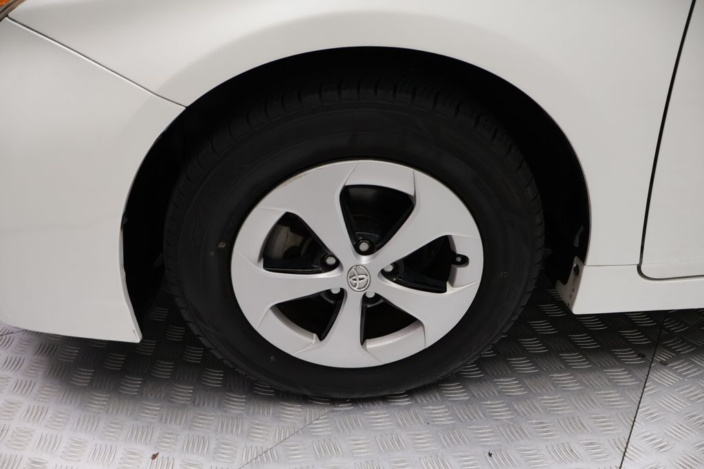 Thumbnail: 2013 Toyota Prius - 4