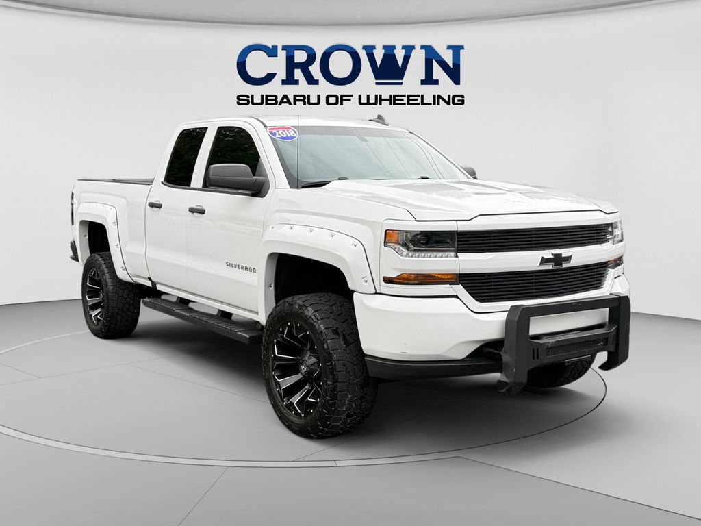 Summit White 2018 Chevrolet Silverado 1500 Pickup Truck Four-Wheel Drive 6-Speed Automatic Overdrive
