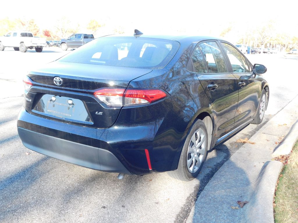 2023 Toyota Corolla LE 4