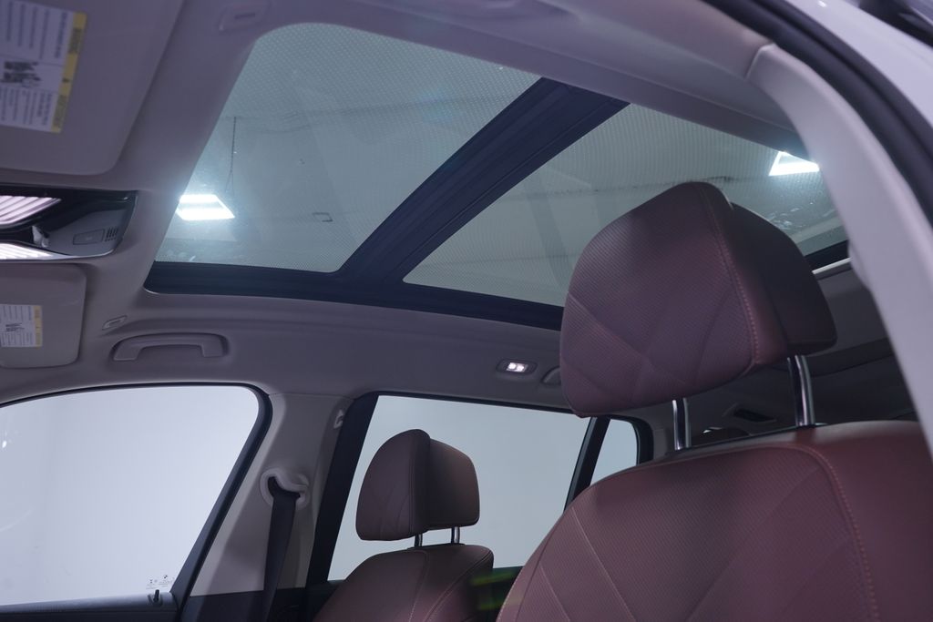 2023 BMW X7 xDrive40i 8