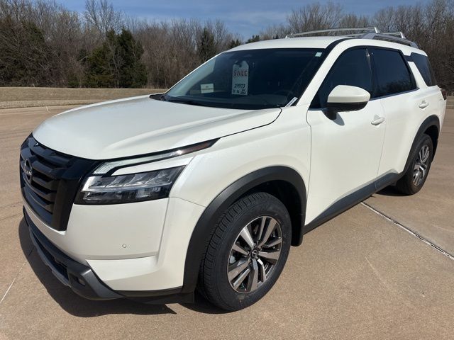 2023 Nissan Pathfinder SL FWD