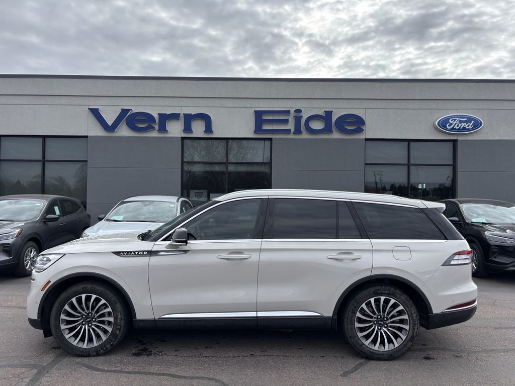 Pearl Metallic 2023 Lincoln Aviator Reserve AWD SUV / Crossover All-Wheel Drive Automatic