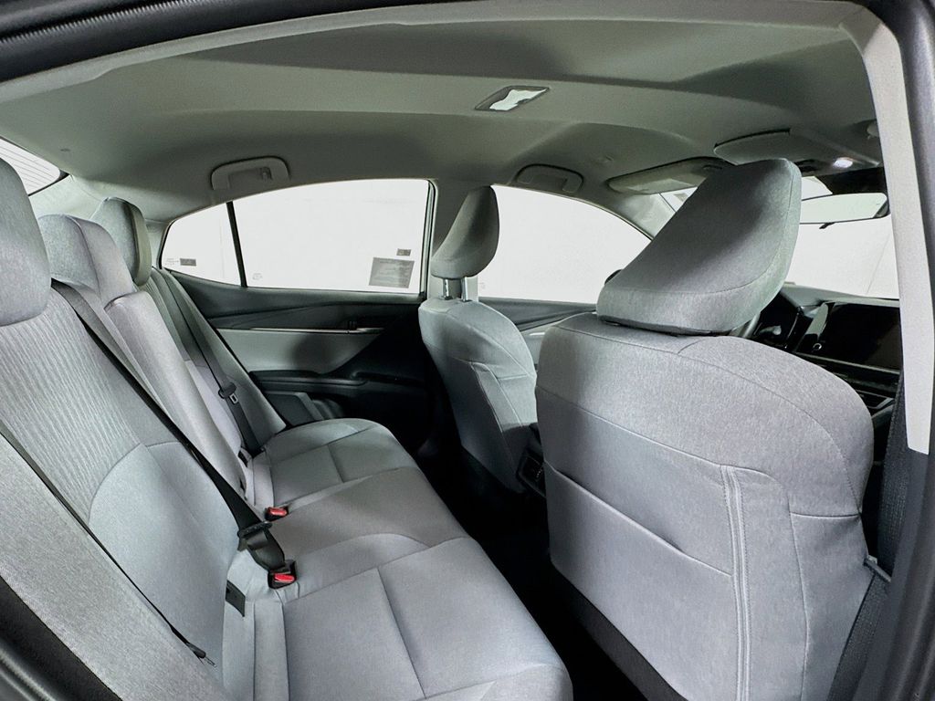 2026 Toyota Camry LE - Photo 20