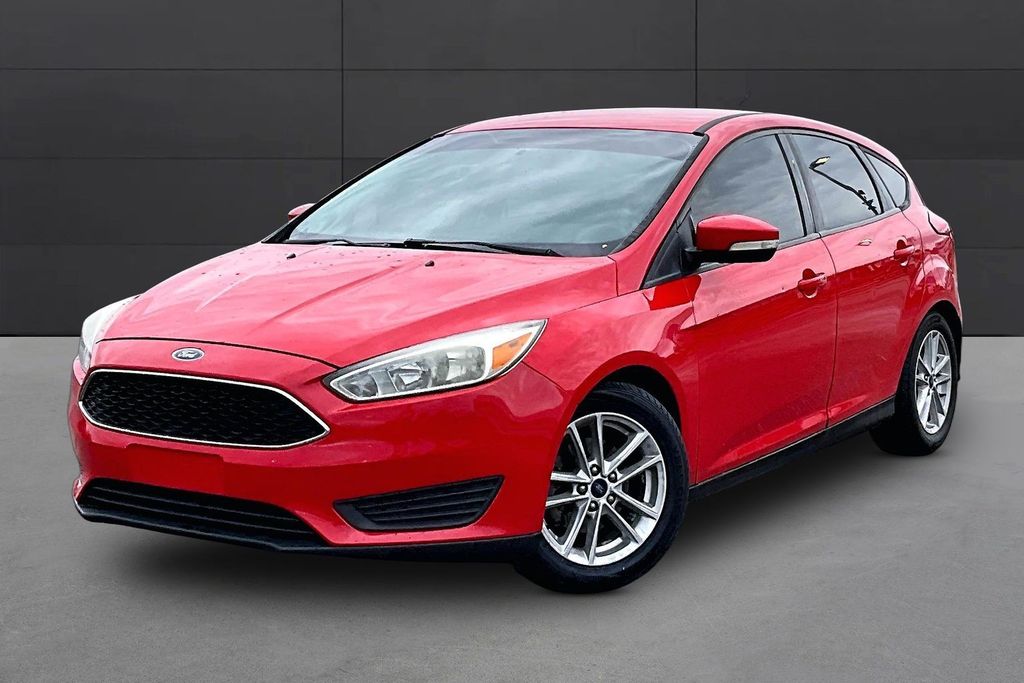 Race Red 2016 Ford Focus SE Hatchback Hatchback Front-Wheel Drive Automatic