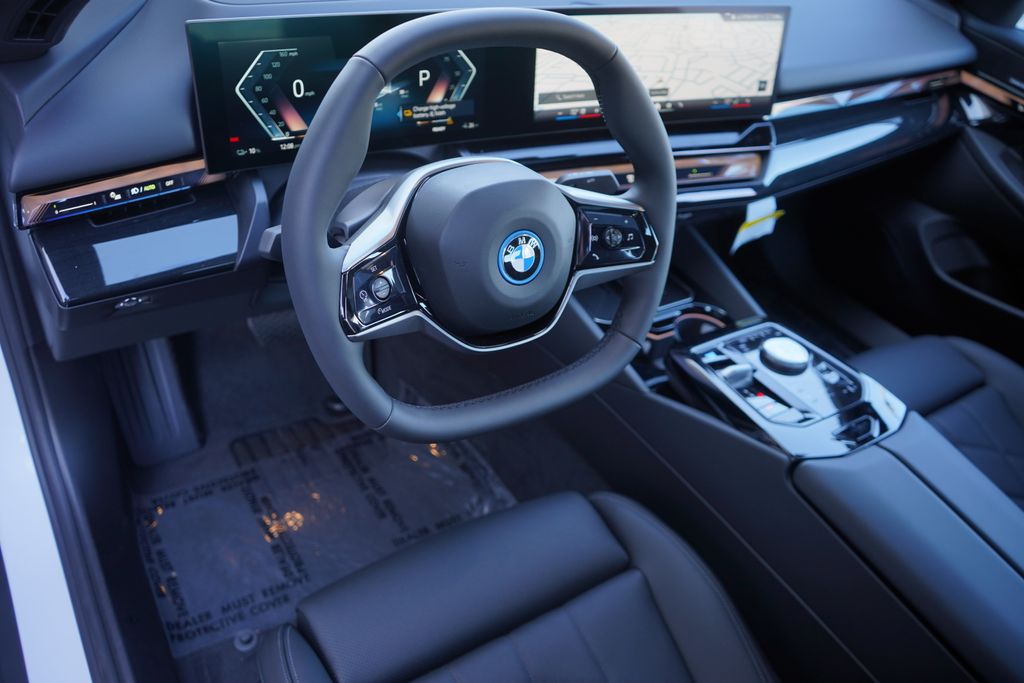 2025 BMW i5 xDrive40 13