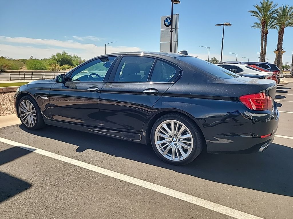 2011 BMW 5 Series 550i 3