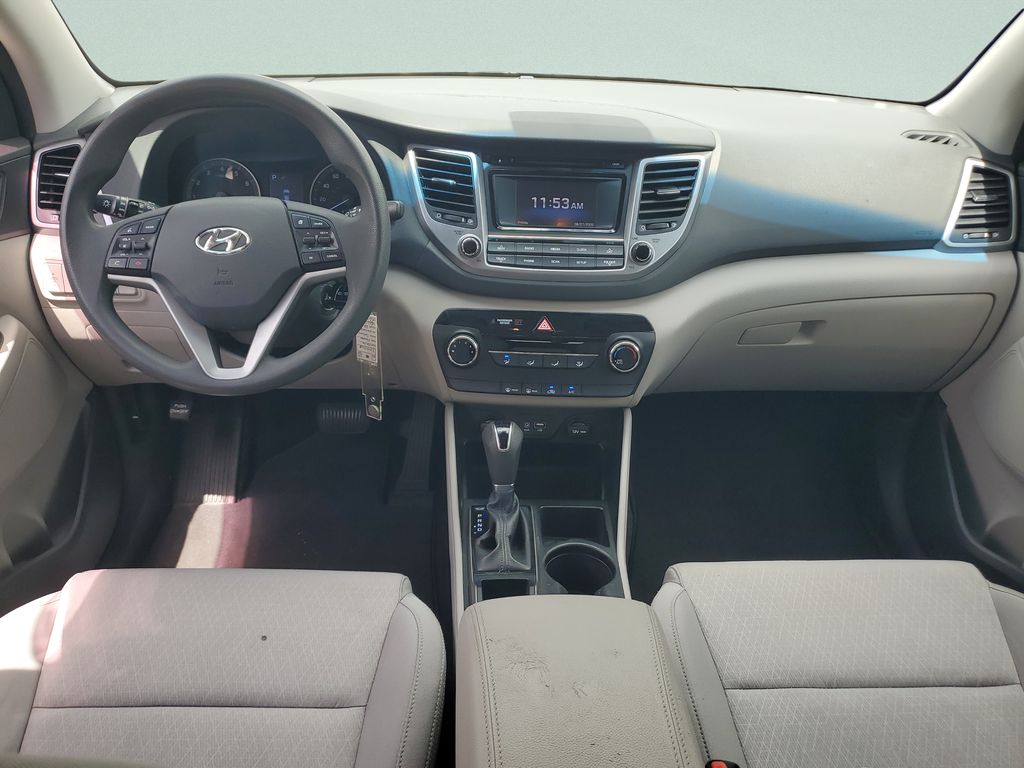 Used 2017 Black Hyundai SE image 11