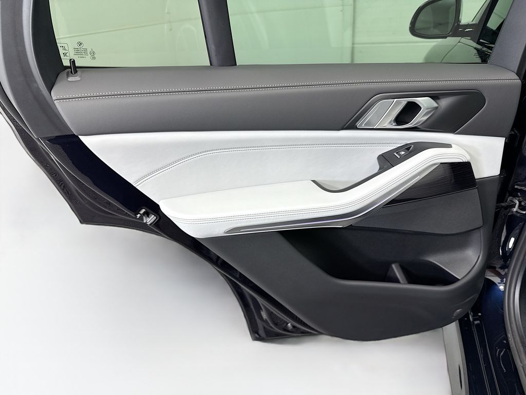 Thumbnail: 2026 BMW X5 - 25