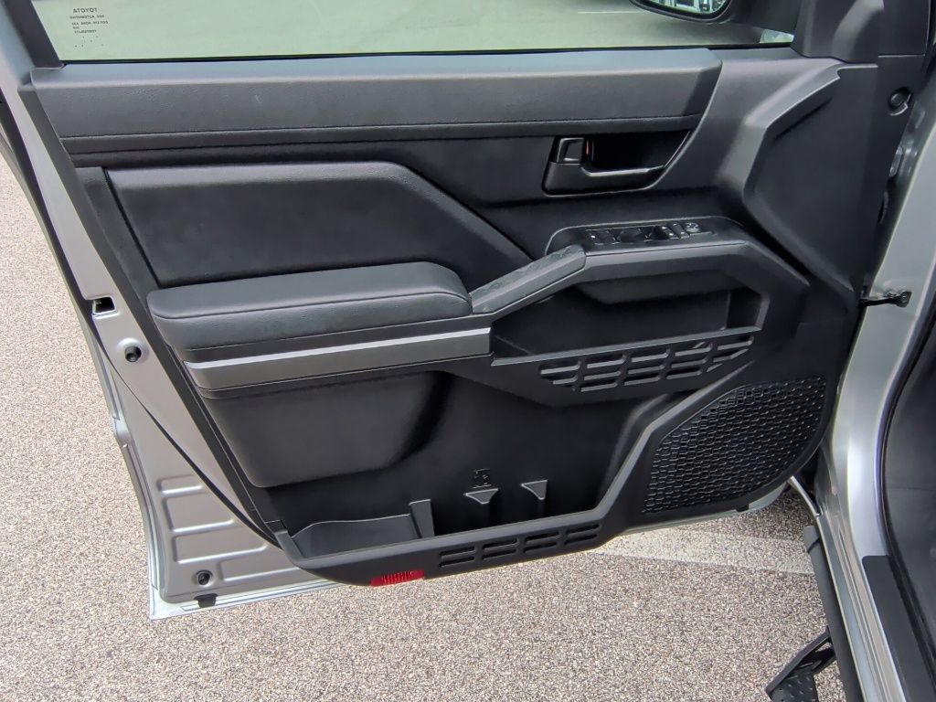 2025 Toyota Tacoma SR5 - 9