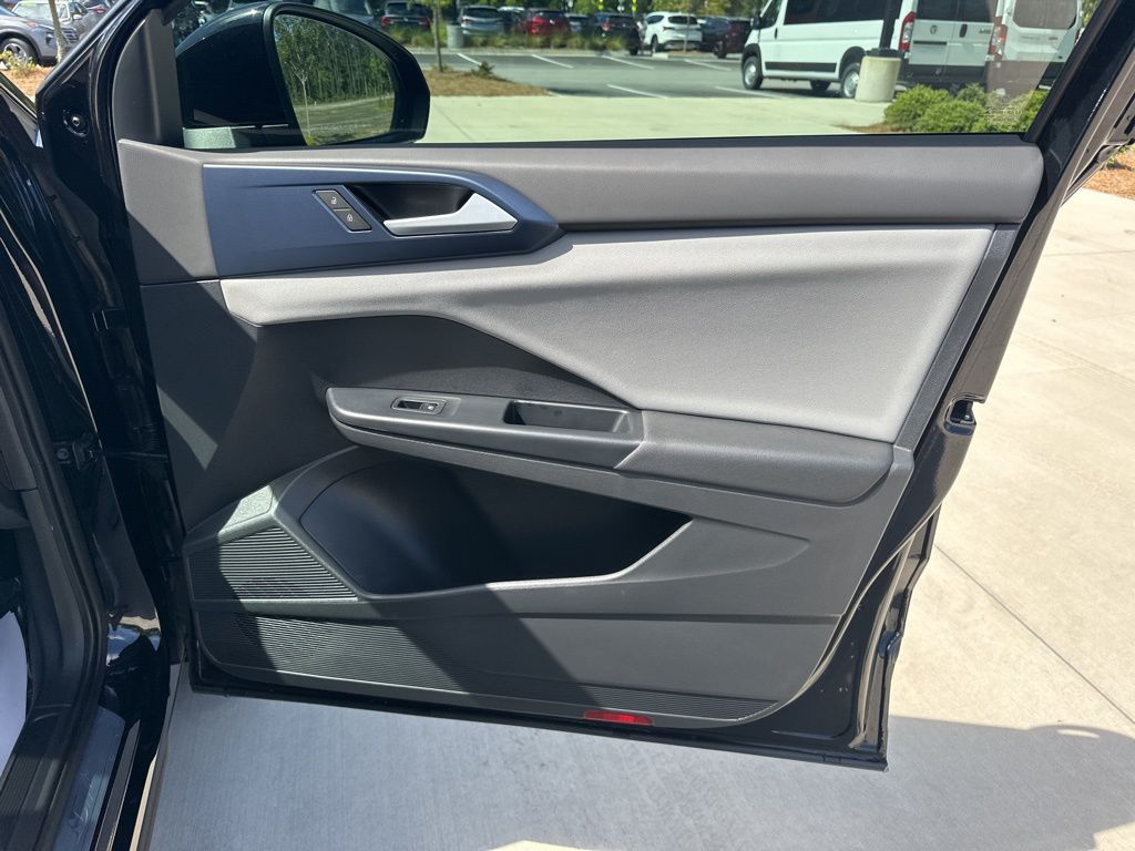 2022 Deep Black Pearl Volkswagen Taos 1.5T SE FWD SUV