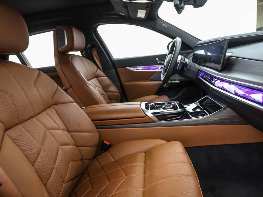 Thumbnail: 2024 BMW 7 Series - 29