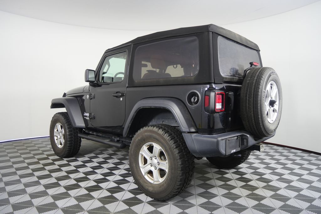 Thumbnail: 2019 Jeep Wrangler - 5