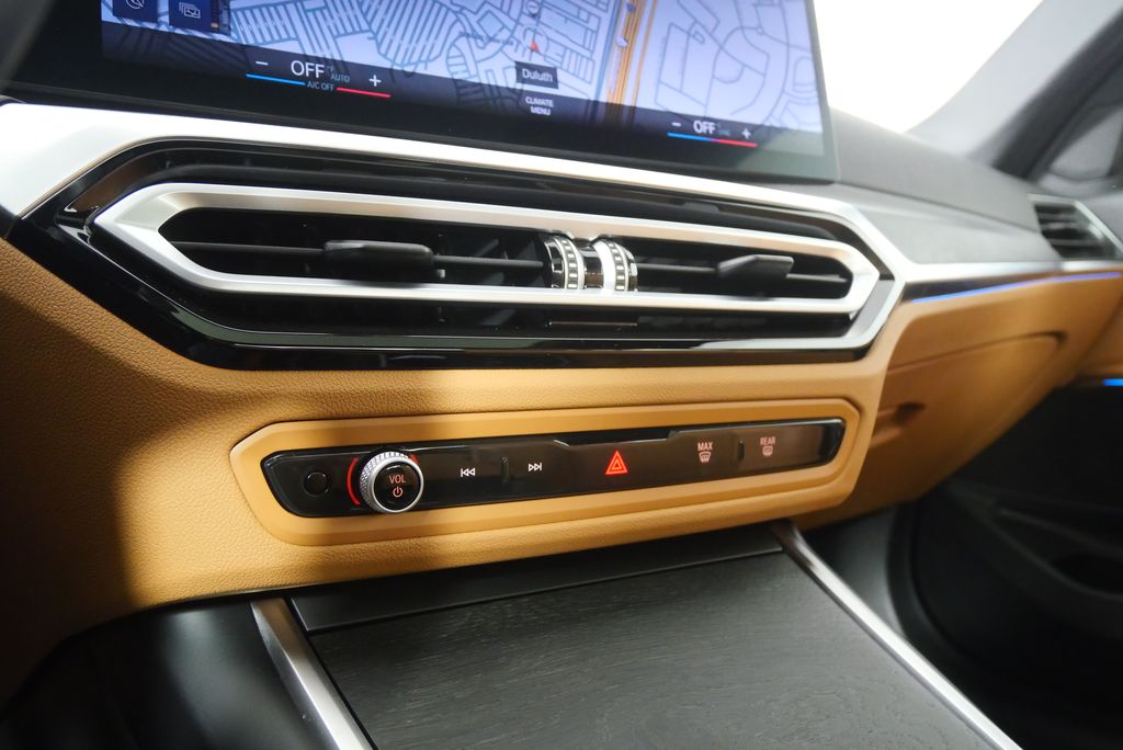 Thumbnail: 2024 BMW 3 Series - 26