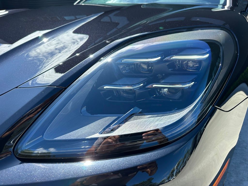 Thumbnail: 2025 Porsche Panamera - 13