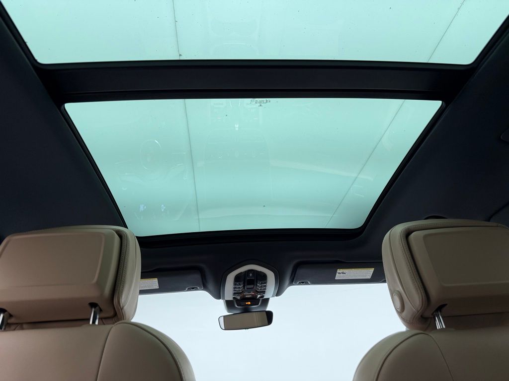 Thumbnail: 2025 Porsche Macan - 29