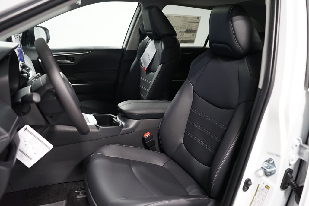 Thumbnail: 2025 Toyota RAV4 - 27