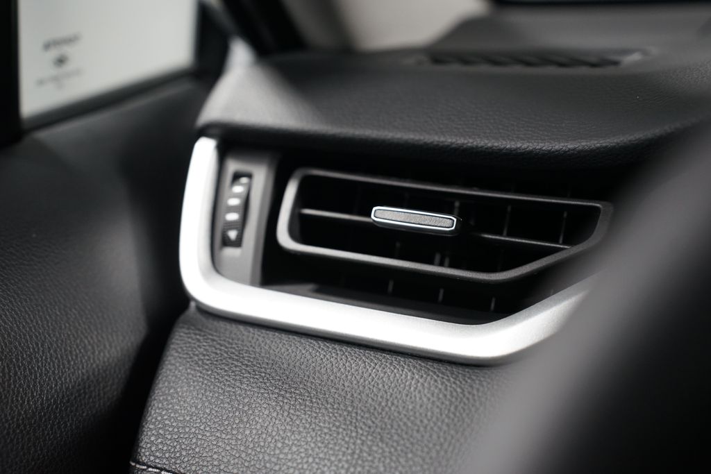 Thumbnail: 2025 Toyota RAV4 - 25