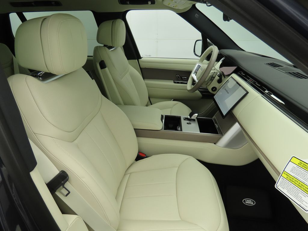 Thumbnail: 2025 Land Rover Range Rover - 21