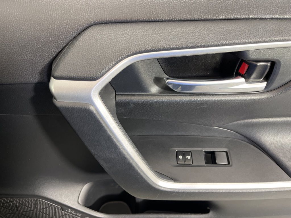 Thumbnail: 2020 Toyota RAV4 - 18