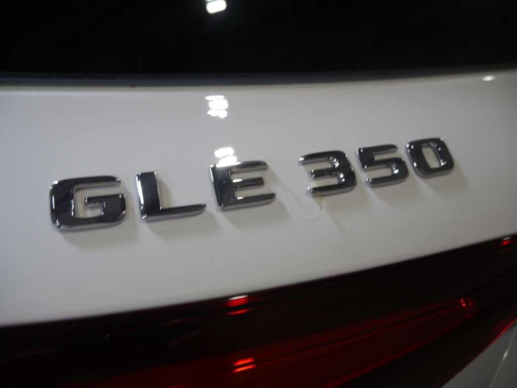 Thumbnail: 2026 Mercedes-Benz GLE - 8