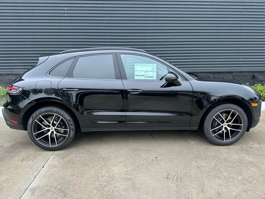 2025 Porsche Macan  9