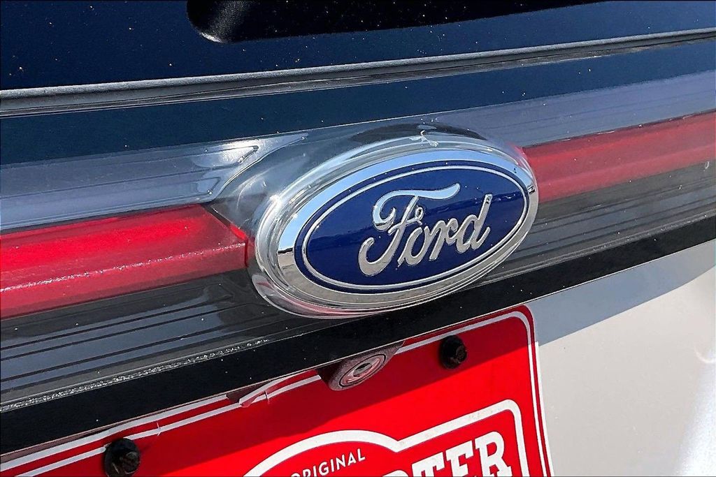 Used 2018 Ford Edge Titanium 4D Sport Utility