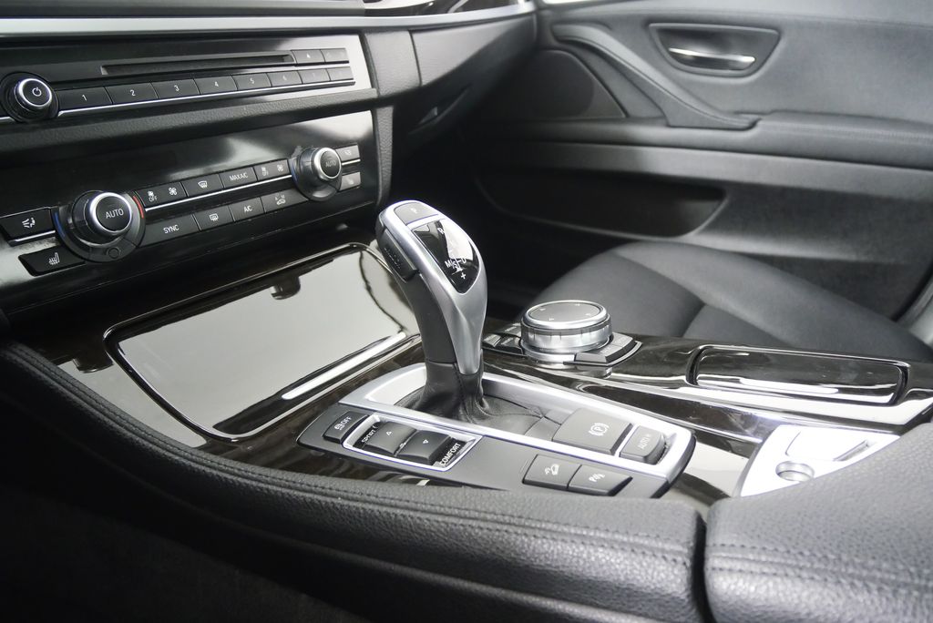 Thumbnail: 2016 BMW 5 Series - 26