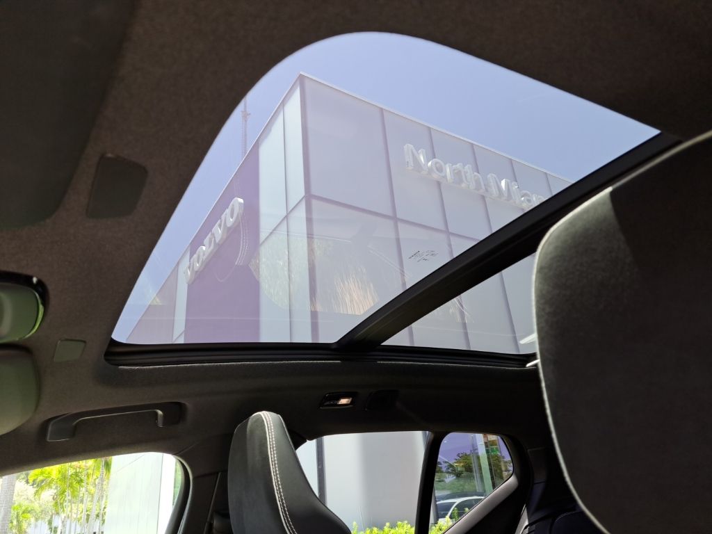 2023 Volvo XC40 Plus - Photo 6