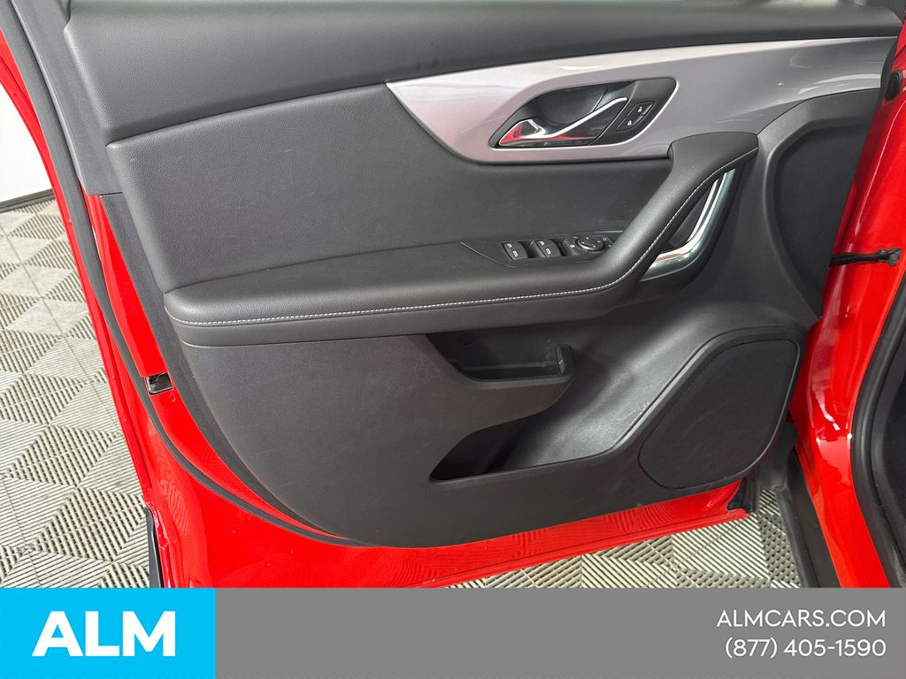 Used 2025 Orange Chevrolet LT image 13