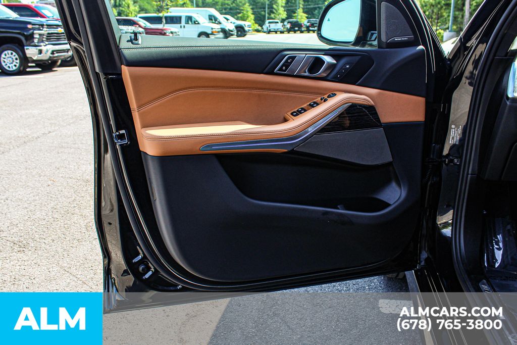 Used 2026 Black BMW sDrive40i image 40
