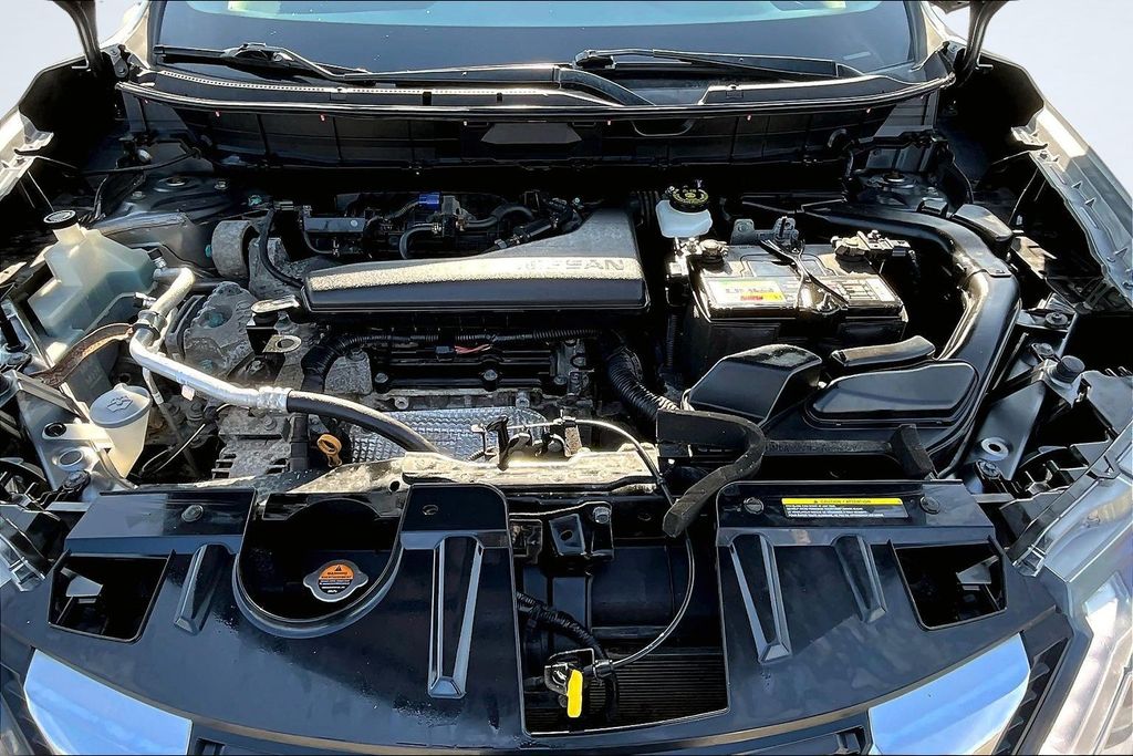 2019 Nissan Rogue SV - 9