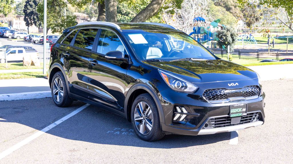 Used 2022 Kia Niro EX Premium 4D Sport Utility