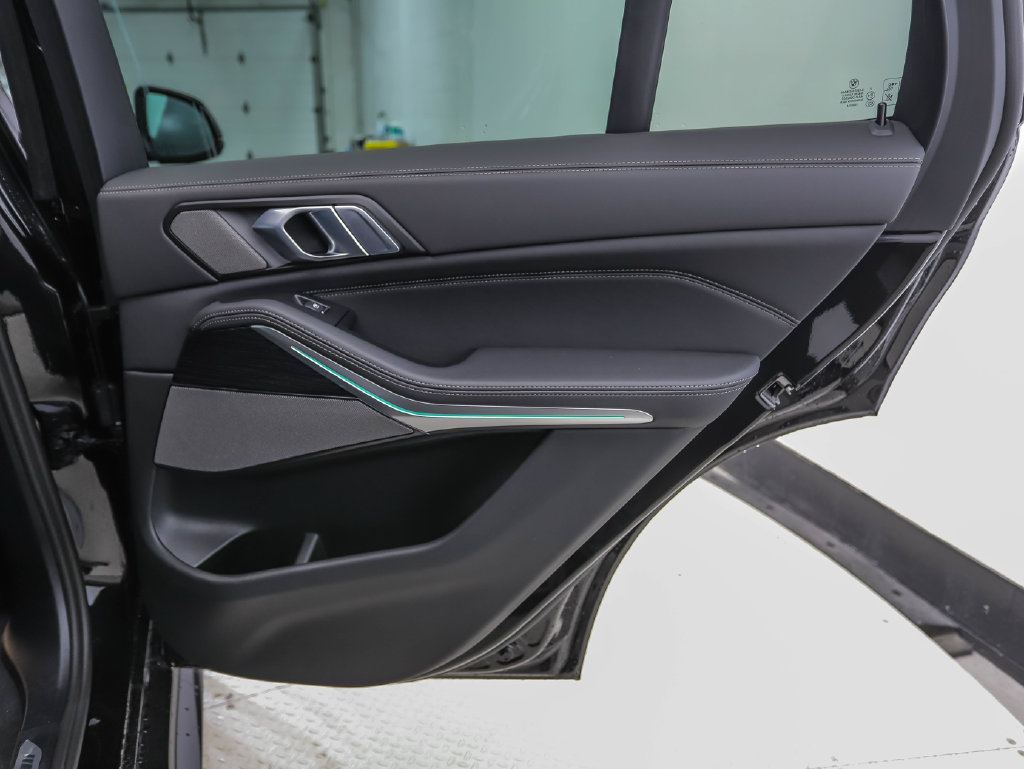 Thumbnail: 2026 BMW X5 - 25