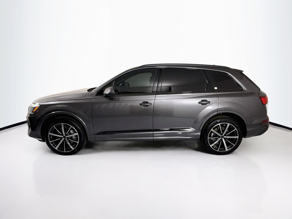 Thumbnail: 2026 Audi Q7 - 8