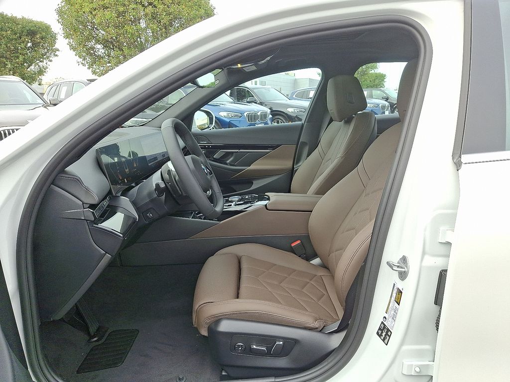 Thumbnail: 2026 BMW 5 Series - 6