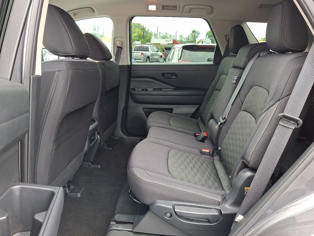 2024 Nissan Pathfinder — photo 11