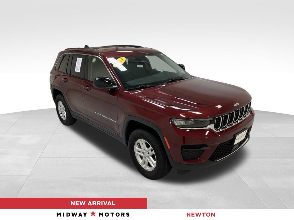 Velvet Red Pearlcoat 2024 Jeep Grand Cherokee Laredo 4WD SUV / Crossover Four-Wheel Drive 8-Speed Automatic